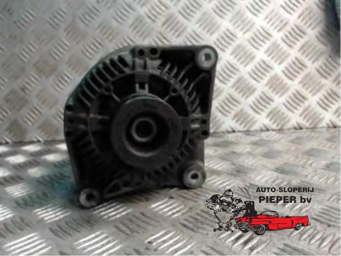Usagé Dynamo Volvo V40 (VW) 1.9 16V T4 Prix € 42,00 Règlement à la marge proposé par Autosloperij Pieper BV