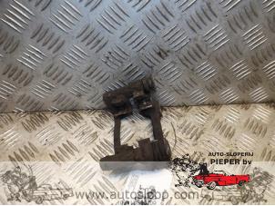 Used Rear brake calliperholder, left Peugeot 207 SW (WE/WU) 1.6 HDi 16V Price on request offered by Autosloperij Pieper BV