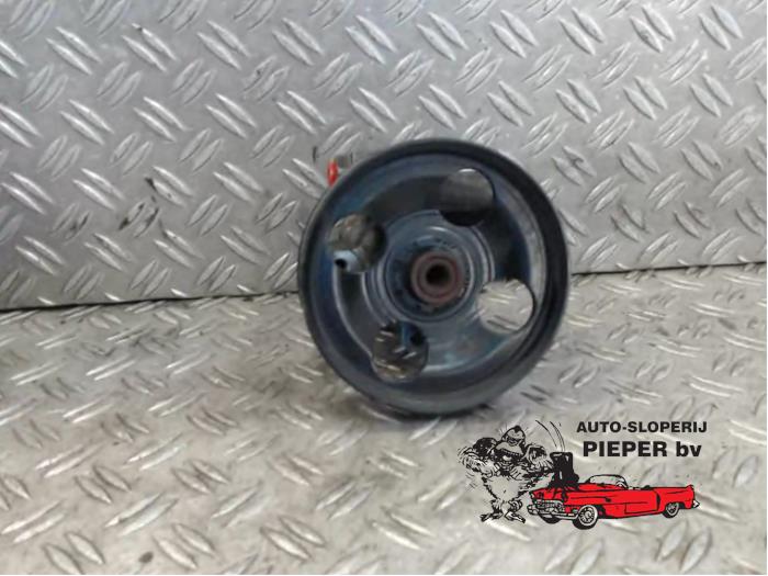 Usagé Pompe de direction Renault Laguna II (BG) 1.8 16V Prix € 52,50 Règlement à la marge proposé par Autosloperij Pieper BV