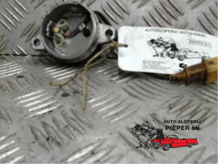 Begagnade Kamaxelsensor Volvo 850 2.5i GLE 10V Pris € 26,25 Marginaltabell erbjuds av Autosloperij Pieper BV
