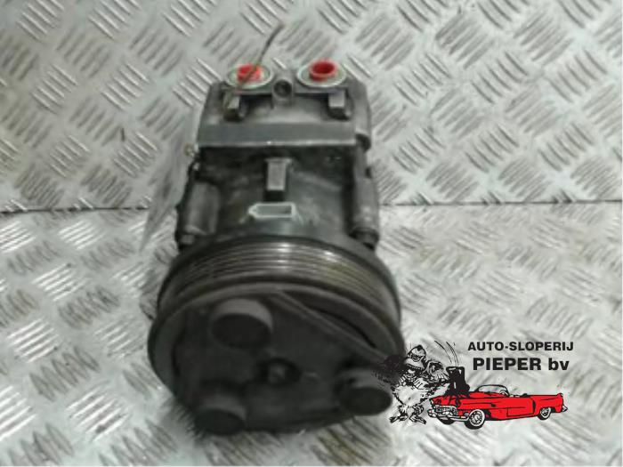 Air conditioning pump from a Ford Mondeo III 2.0 TDdi 90 16V 2001