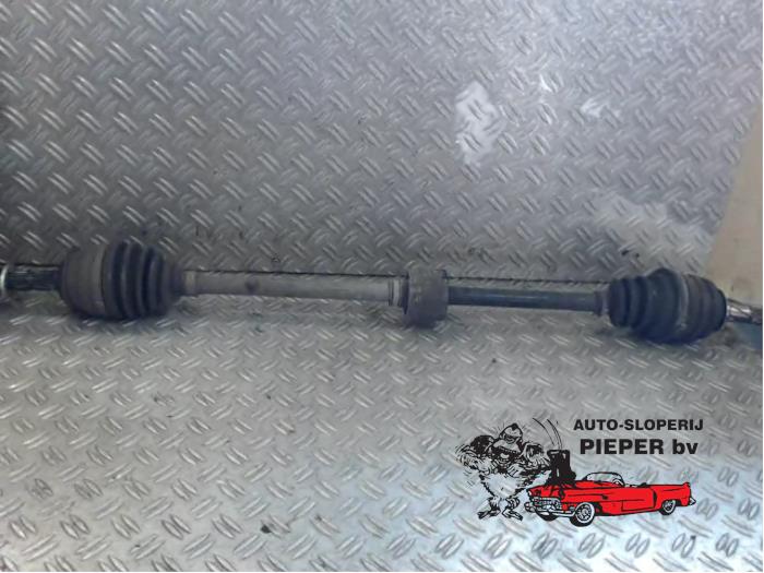 Front drive shaft, right from a Opel Corsa C (F08/68) 1.7 DI 16V 2001