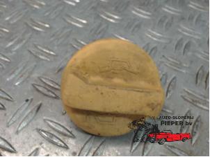 Used Oil cap Opel Astra G (F08/48) 1.8 16V Price € 5,25 Margin scheme offered by Autosloperij Pieper BV