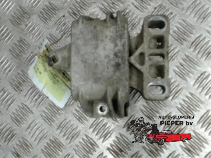Used Engine mount Volkswagen Golf IV (1J1) 2.3 V5 GTI 20V Price € 26,25 Margin scheme offered by Autosloperij Pieper BV