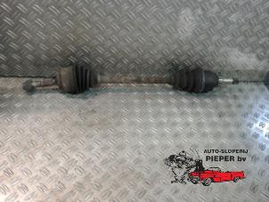 Used Front drive shaft, left Citroen C3 (FC/FL/FT) 1.1 Price on request offered by Autosloperij Pieper BV