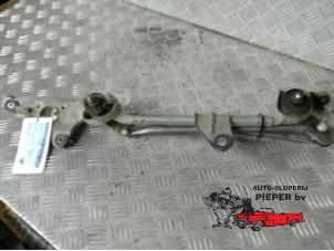 Usagé Mécanique essuie-glace Mitsubishi Colt (Z2/Z3) 1.5 DI-D 12V HP Prix € 36,75 Règlement à la marge proposé par Autosloperij Pieper BV