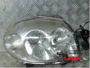 New Headlight, right Renault Clio II (BB/CB) Price € 47,25 Inclusive VAT offered by Autosloperij Pieper BV