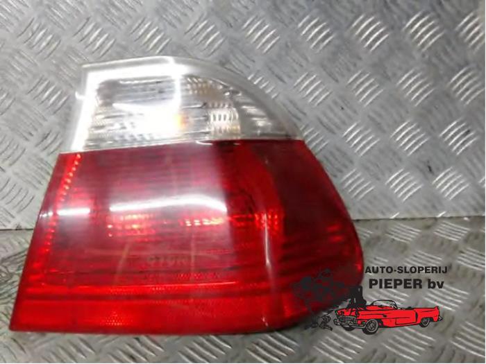 Taillight, right from a BMW 3 serie (E46/4) 318i 1999