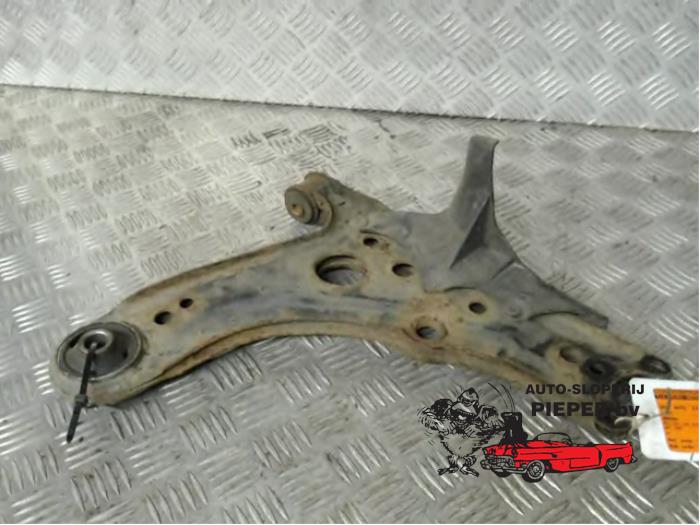 Front wishbone, right from a Seat Arosa (6H1) 1.4 MPi 1999