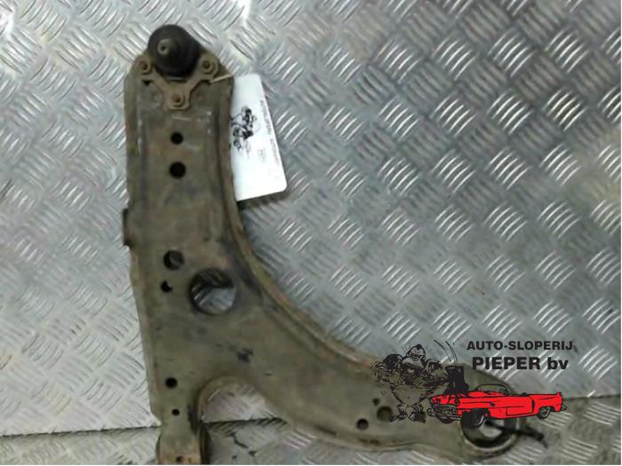 Front wishbone, right from a Audi A3 (8L1) 1.6 1999
