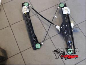 Used Window mechanism 4-door, front right BMW 3 serie (E90) 330Xd 24V Price on request offered by Autosloperij Pieper BV