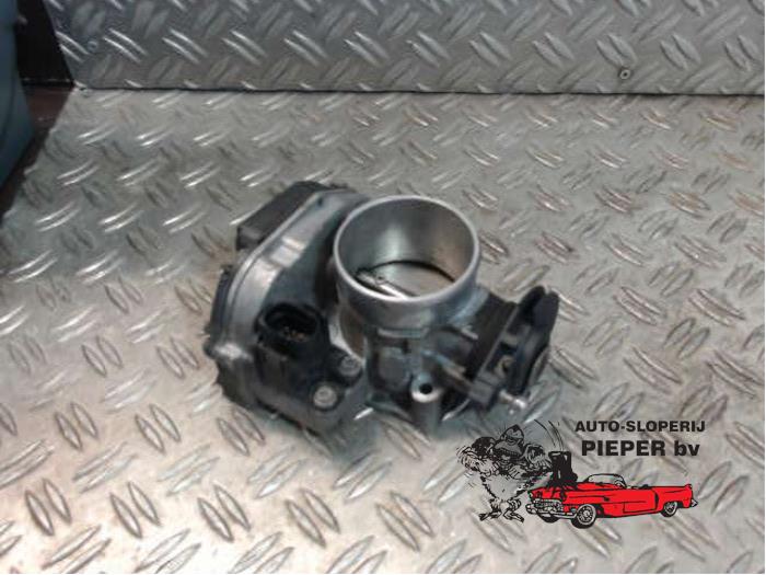 Usagé Boitier papillon Volkswagen Passat Variant (3B5) 1.8 T 20V Prix € 52,50 Règlement à la marge proposé par Autosloperij Pieper BV