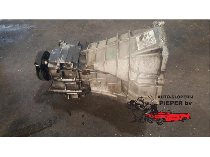 Gearbox from a Mercedes-Benz C (W202) 2.2 C-200 CDI 16V 2000