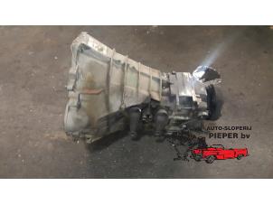 Used Gearbox Mercedes C (W202) 2.2 C-200 CDI 16V Price € 157,50 Margin scheme offered by Autosloperij Pieper BV