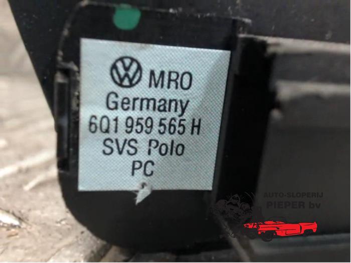 Spiegel Schalter van een Volkswagen Polo IV (9N1/2/3) 1.2 12V 2005