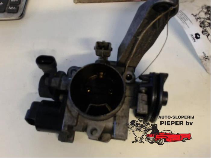 Gebrauchte Drosselklappengehäuse Renault Clio (B/C57/357/557/577) 1.2 Eco Kat. Preis € 42,00 Margenregelung angeboten von Autosloperij Pieper BV