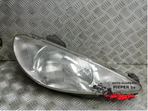 Used Headlight, right Peugeot 206 (2A/C/H/J/S) 1.4 XR,XS,XT,Gentry Price € 26,25 Margin scheme offered by Autosloperij Pieper BV