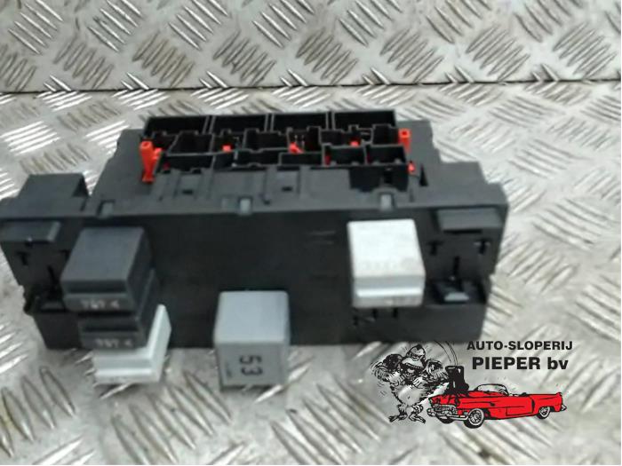 Usagé Module confort Volkswagen Caddy III (2KA,2KH,2CA,2CH) 2.0 SDI Prix € 52,50 Règlement à la marge proposé par Autosloperij Pieper BV
