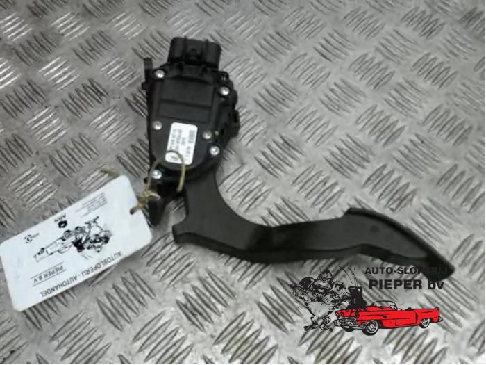Accelerator pedal from a Ford Fusion 1.4 16V 2003