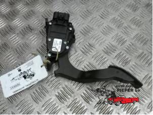 Used Accelerator pedal Ford Fusion 1.4 16V Price € 36,75 Margin scheme offered by Autosloperij Pieper BV