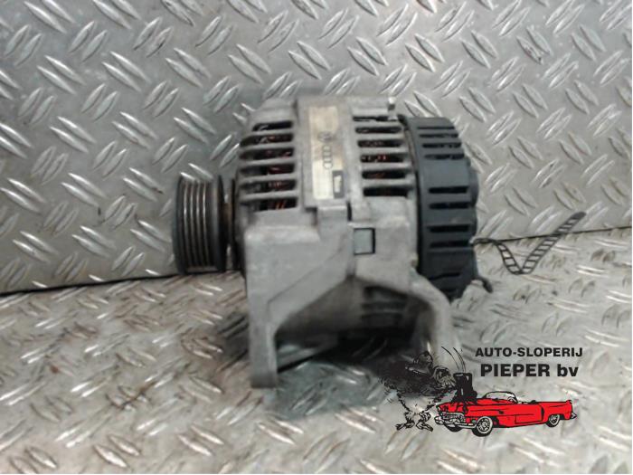 Usagé Dynamo Volkswagen Passat (3B2) 1.8 T 20V Prix € 36,75 Règlement à la marge proposé par Autosloperij Pieper BV