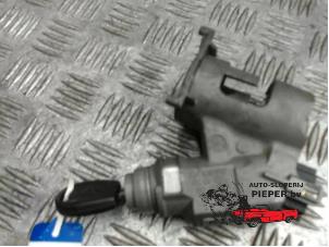Used Ignition lock + key Seat Arosa (6H1) 1.0 MPi Price € 36,75 Margin scheme offered by Autosloperij Pieper BV