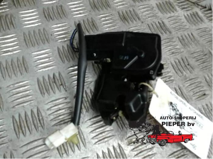 Tailgate lock mechanism from a Daewoo Epica 2.5 24V 2007