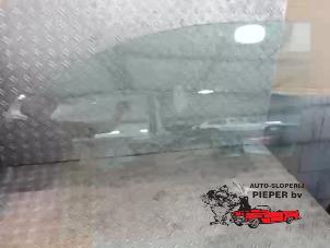 Used Door window 2-door, left Peugeot 206+ (2L/M) 1.4 XS Price on request offered by Autosloperij Pieper BV