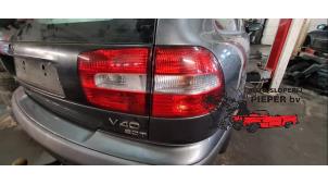 Używane Tylne swiatlo pozycyjne prawe Volvo V40 (VW) 2.0 16V Cena € 26,25 Procedura marży oferowane przez Autosloperij Pieper BV