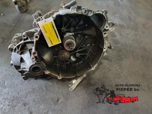 Used Gearbox Volvo S80 (TR/TS) 2.4 SE 20V 170 Price on request offered by Autosloperij Pieper BV