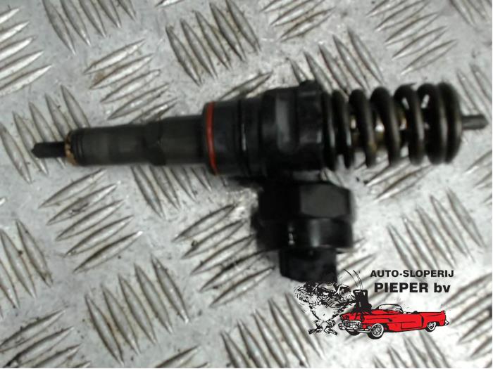 Usagé Injecteurs Audi A4 Avant (B5) 1.9 TDI Prix € 52,50 Règlement à la marge proposé par Autosloperij Pieper BV