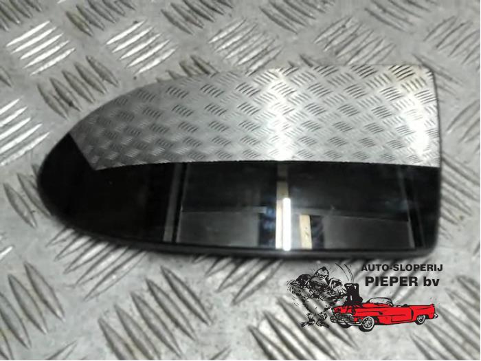 Mirror glass, left from a Opel Zafira (M75) 1.6 16V 2007
