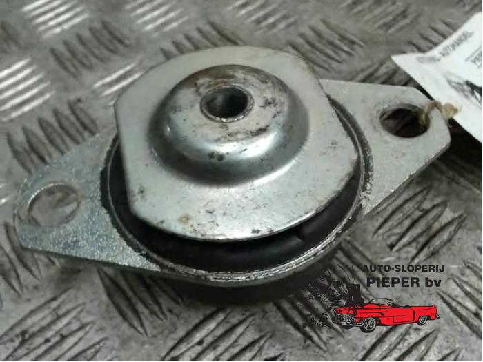 Support moteur d'un Fiat Cinquecento 1.1i Sporting 1995