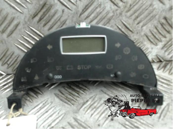 Begagnade Innerdisplay Lancia Phedra 3.0 V6 24V Pris € 42,00 Marginaltabell erbjuds av Autosloperij Pieper BV