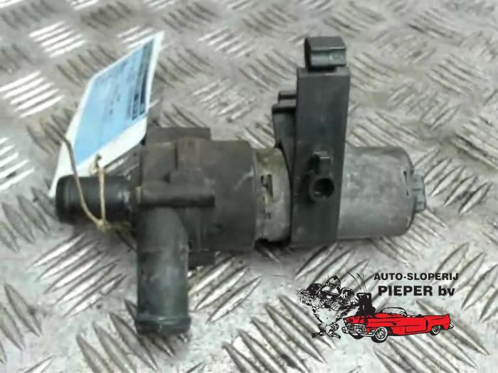 Begagnade Extra vattenpump Volkswagen Transporter/Caravelle T4 2.4 D Pris € 26,25 Marginaltabell erbjuds av Autosloperij Pieper BV