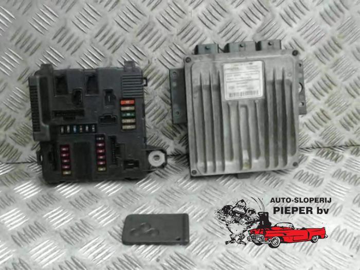 Used Engine management computer Renault Megane II (BM/CM) 1.5 dCi 80 Price € 131,25 Margin scheme offered by Autosloperij Pieper BV