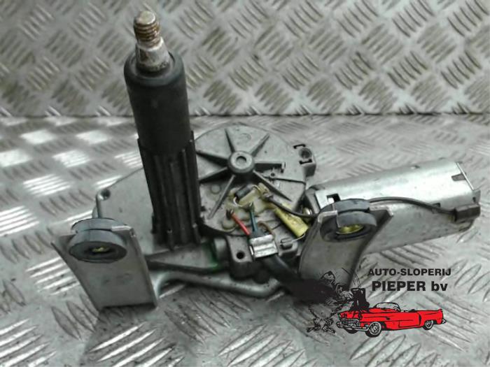Rear wiper motor from a Nissan Almera Tino (V10M) 2.2 Di 16V 2001