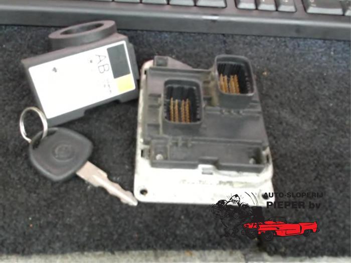 Used Engine management computer Opel Corsa B (73/78/79) 1.2i 16V Price € 131,25 Margin scheme offered by Autosloperij Pieper BV