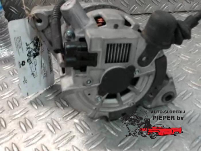 Dynamo van een Daewoo Tacuma 2.0 16V 2003
