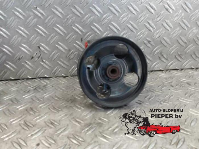 Usagé Pompe de direction Renault Laguna II (BG) 1.8 16V Prix € 52,50 Règlement à la marge proposé par Autosloperij Pieper BV