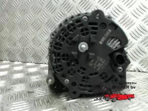 Dynamo d'un Volkswagen Passat Variant 4Motion (3C5) 2.0 TDI 16V 170 2008
