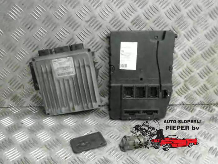 Used Engine management computer Renault Megane II (BM/CM) 1.5 dCi 80 Price € 131,25 Margin scheme offered by Autosloperij Pieper BV