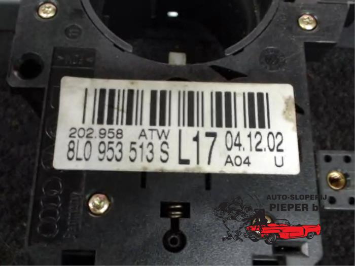 Interruptor de indicador de dirección de un Skoda Octavia Combi (1U5) 1.9 TDi 110 2003