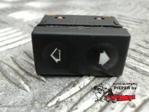 Used Electric window switch BMW 3 serie Compact (E36/5) 316i Price € 10,50 Margin scheme offered by Autosloperij Pieper BV