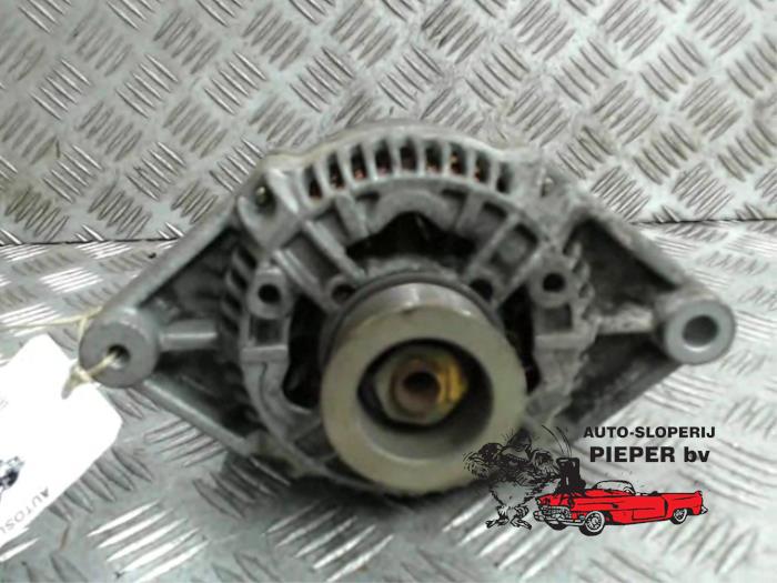 Usagé Dynamo Opel Tigra (75) 1.4i 16V Prix € 36,75 Règlement à la marge proposé par Autosloperij Pieper BV