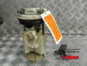 Used Petrol pump Mitsubishi Carisma 1.8 GDI 16V Price € 42,00 Margin scheme offered by Autosloperij Pieper BV