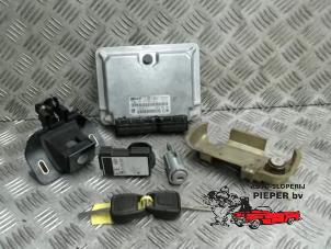 Used Set of cylinder locks (complete) Opel Vectra B (36) 2.0 DTi 16V Price € 131,25 Margin scheme offered by Autosloperij Pieper BV