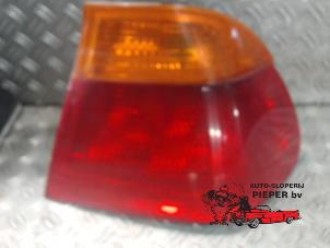 Used Taillight lens, right BMW 3 serie (E46/4) Price on request offered by Autosloperij Pieper BV