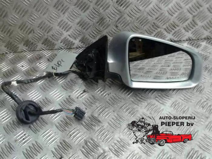 Wing mirror, right from a Audi A3 (8P1) 2.0 16V FSI 2003