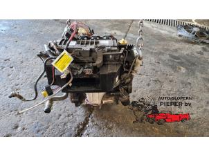 Used Motor Renault Clio II (BB/CB) 1.2 16V Price € 262,50 Margin scheme offered by Autosloperij Pieper BV